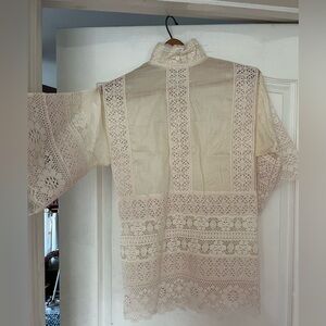 Metropolitan Museum of Art Lace Blouse in Cream - Small